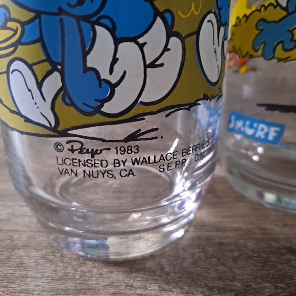 *SOLD* Set of Vintage Smurf Glasses - Picture 3 of 3